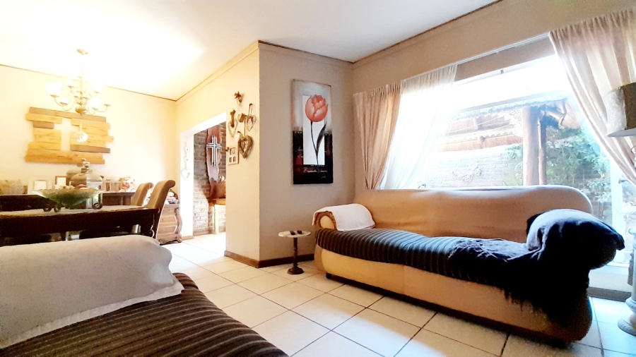 2 Bedroom Property for Sale in Three Rivers Gauteng