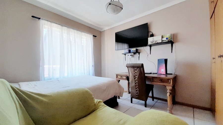 2 Bedroom Property for Sale in Three Rivers Gauteng
