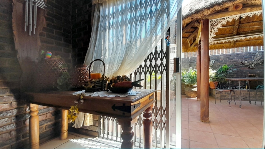 2 Bedroom Property for Sale in Three Rivers Gauteng