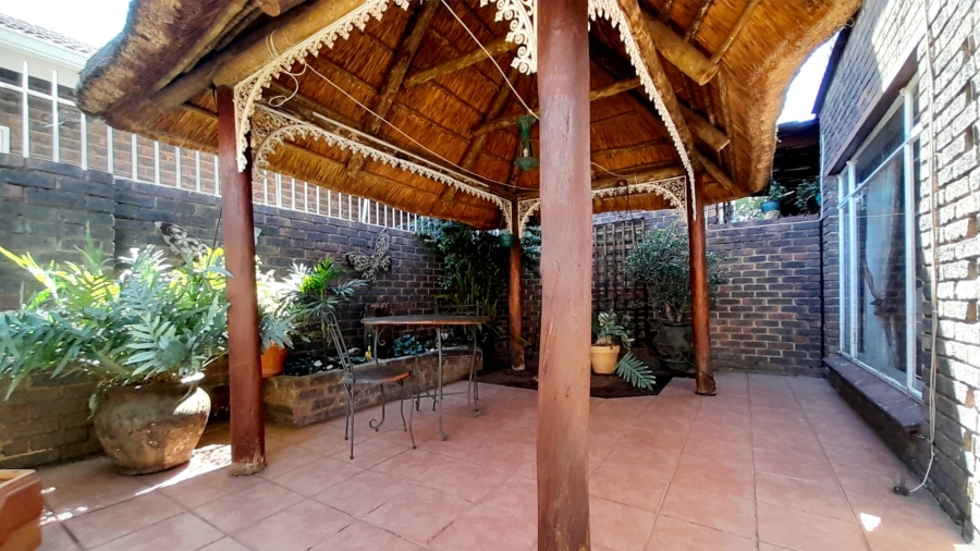 2 Bedroom Property for Sale in Three Rivers Gauteng