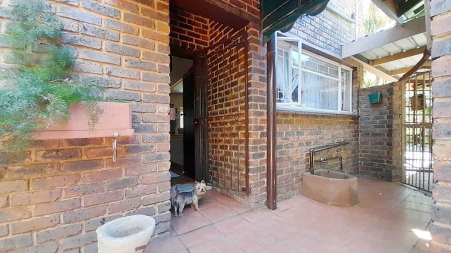 2 Bedroom Property for Sale in Three Rivers Gauteng