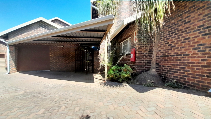 2 Bedroom Property for Sale in Three Rivers Gauteng