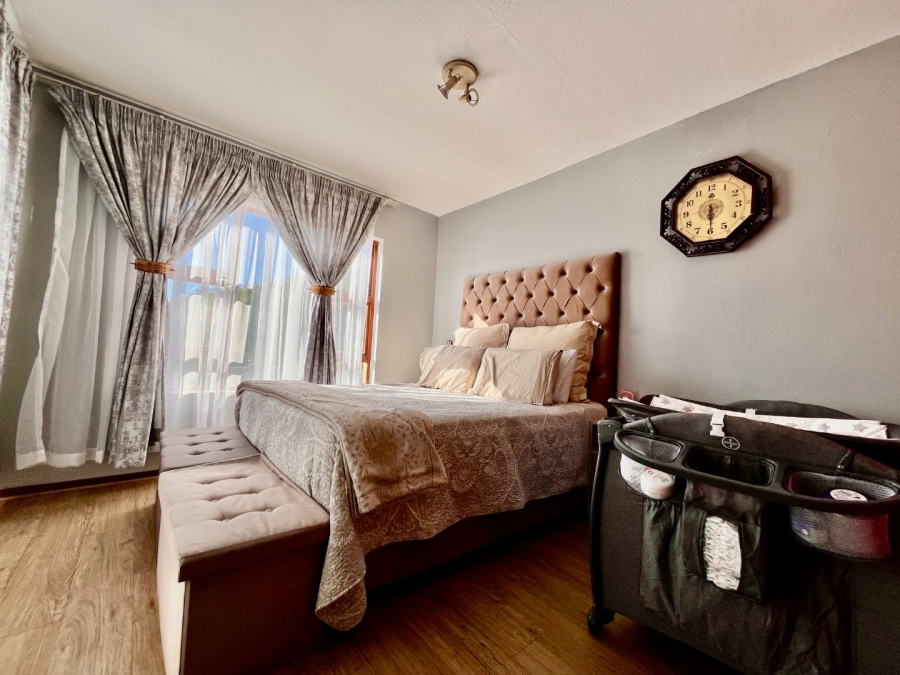3 Bedroom Property for Sale in Erand Gardens Gauteng