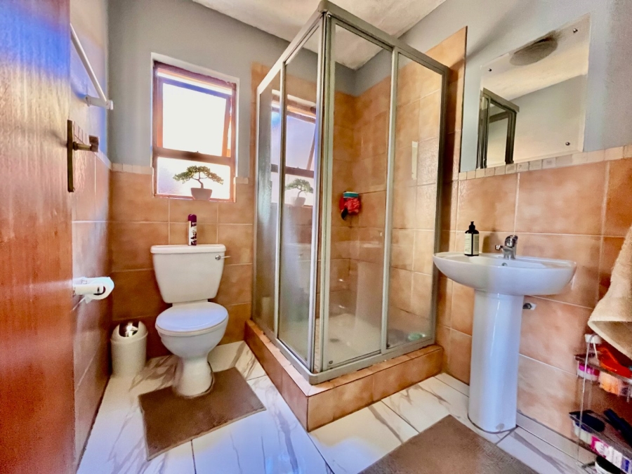 3 Bedroom Property for Sale in Erand Gardens Gauteng