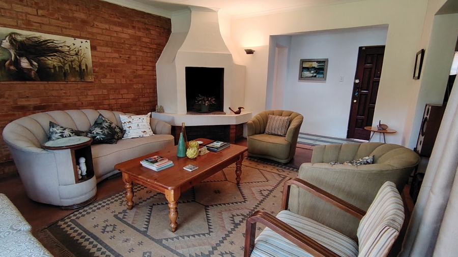5 Bedroom Property for Sale in Rooihuiskraal Gauteng