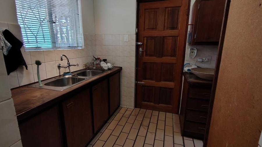 5 Bedroom Property for Sale in Rooihuiskraal Gauteng