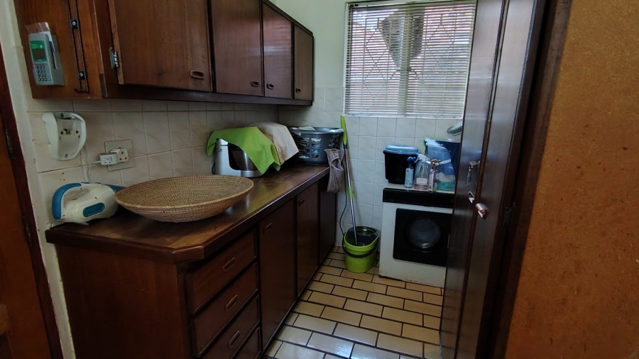 5 Bedroom Property for Sale in Rooihuiskraal Gauteng