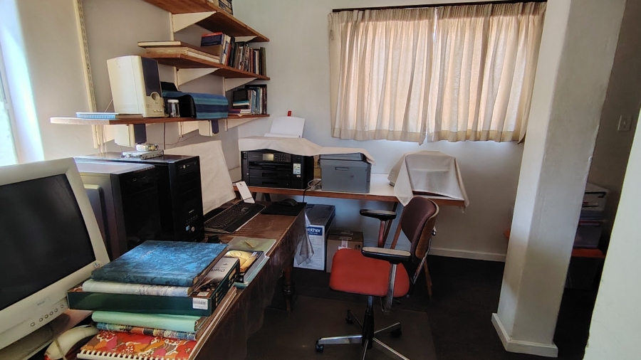5 Bedroom Property for Sale in Rooihuiskraal Gauteng