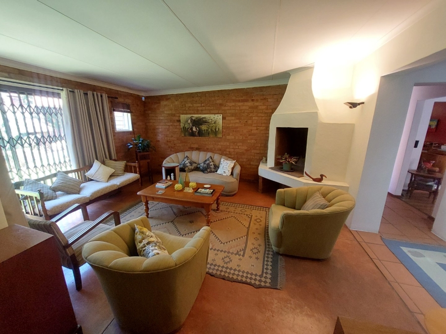 5 Bedroom Property for Sale in Rooihuiskraal Gauteng