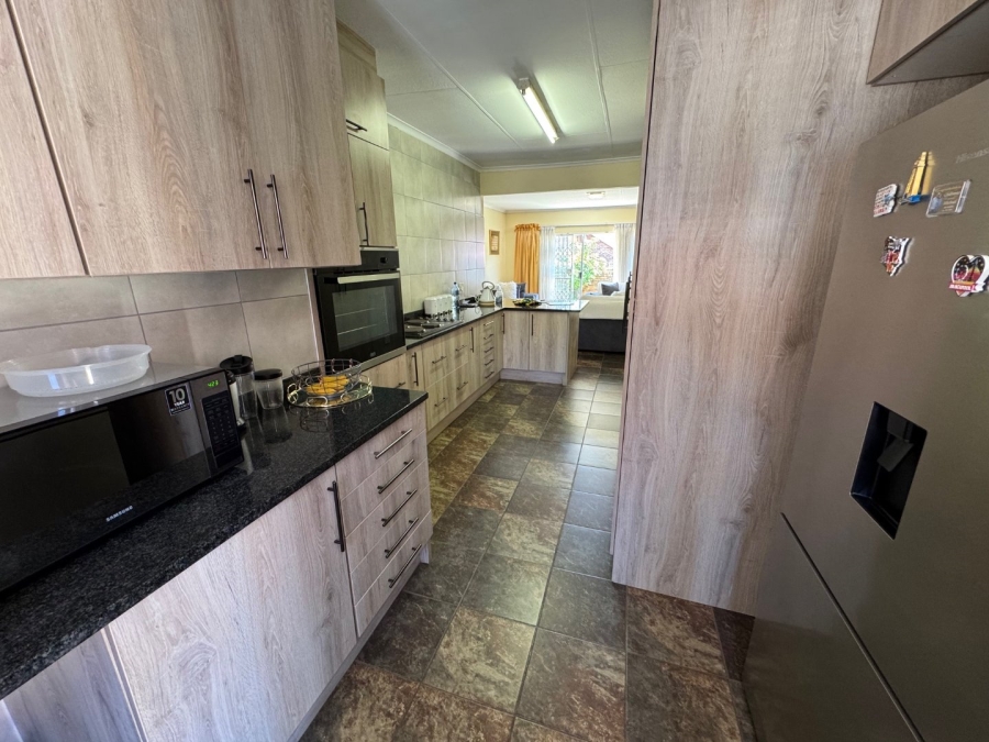 3 Bedroom Property for Sale in Birchleigh North Gauteng