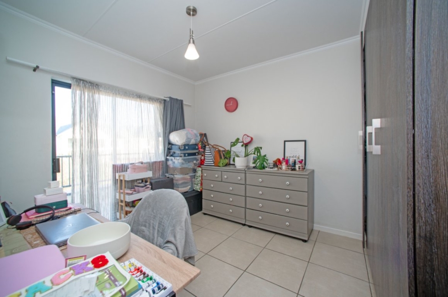 2 Bedroom Property for Sale in Greenstone Crest Gauteng