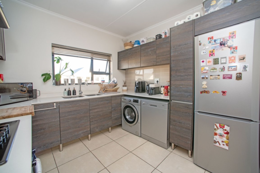 2 Bedroom Property for Sale in Greenstone Crest Gauteng