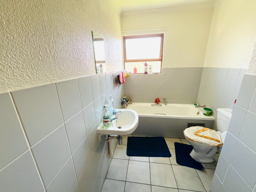 2 Bedroom Property for Sale in Northgate Gauteng