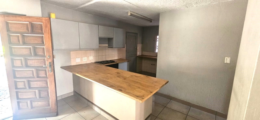 4 Bedroom Property for Sale in Constantia Park Gauteng