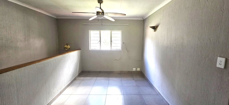 4 Bedroom Property for Sale in Constantia Park Gauteng