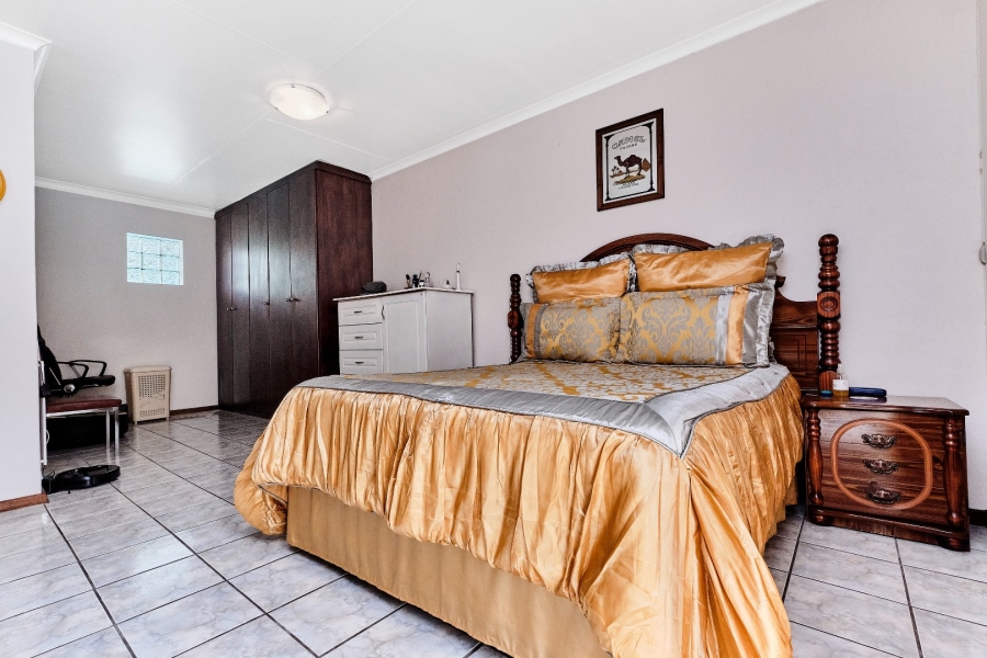 4 Bedroom Property for Sale in Weltevreden Park Gauteng