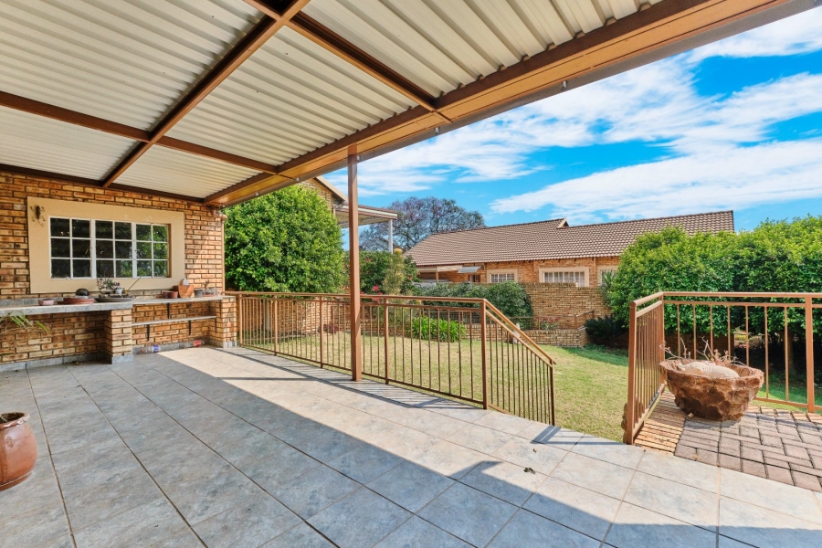 2 Bedroom Property for Sale in Amorosa Gauteng