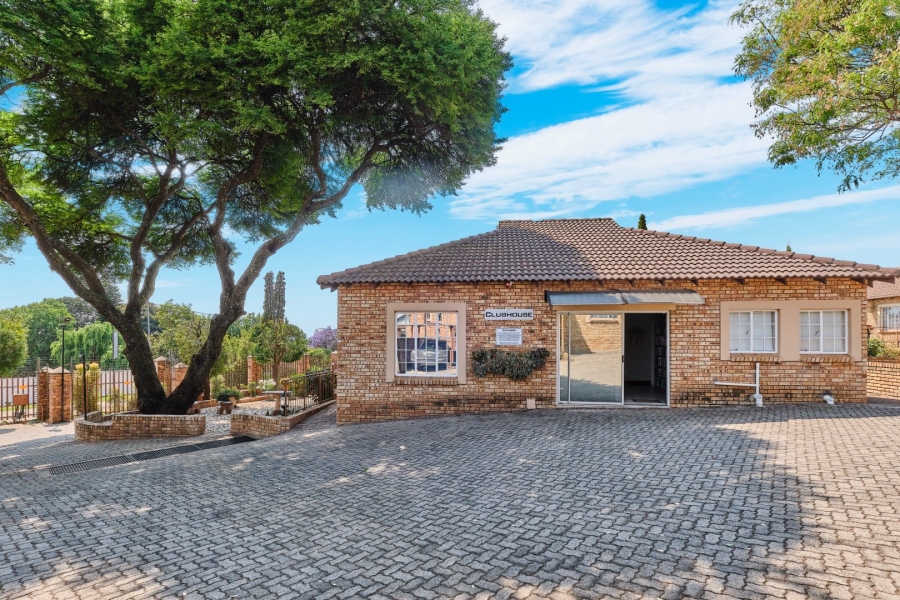 2 Bedroom Property for Sale in Amorosa Gauteng