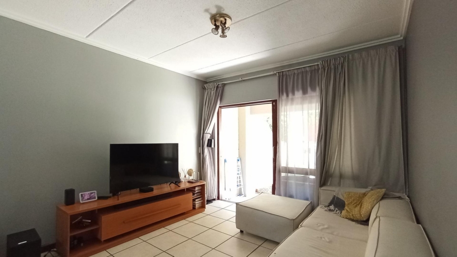 1 Bedroom Property for Sale in Beverley Gauteng