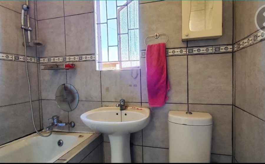 2 Bedroom Property for Sale in Vanderbijlpark Cw 6 Gauteng