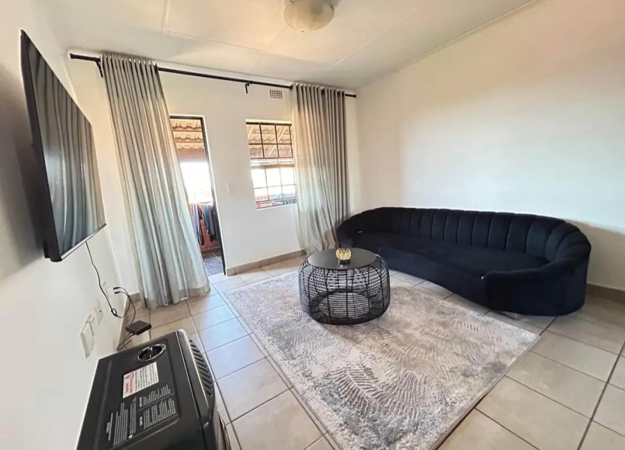 2 Bedroom Property for Sale in Heuweloord Gauteng