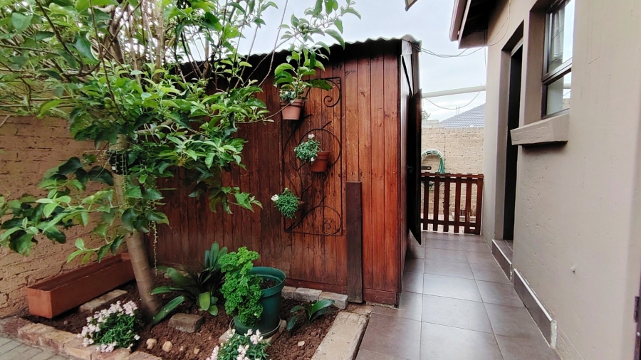 3 Bedroom Property for Sale in Risiville Gauteng