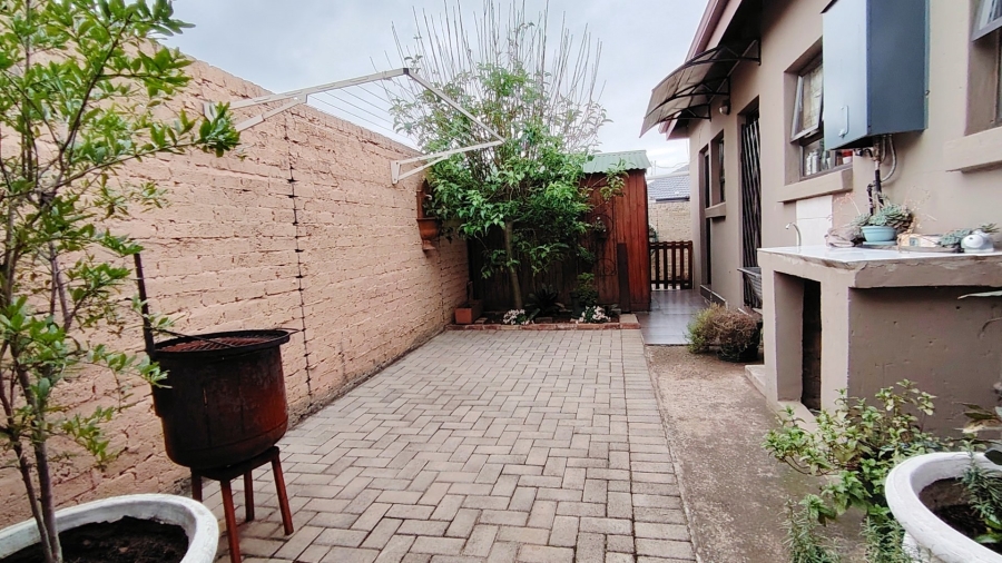 3 Bedroom Property for Sale in Risiville Gauteng