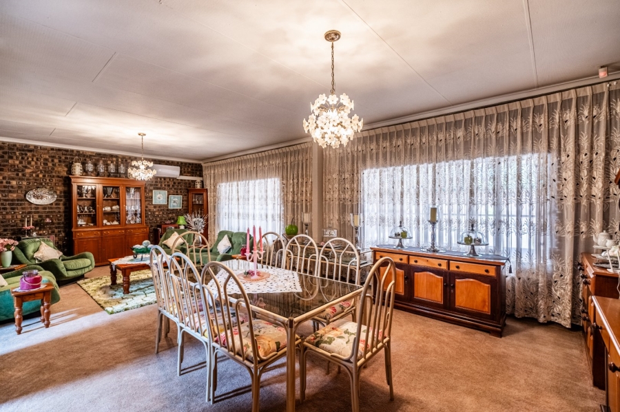 5 Bedroom Property for Sale in Agricultural Holding 475 Gauteng