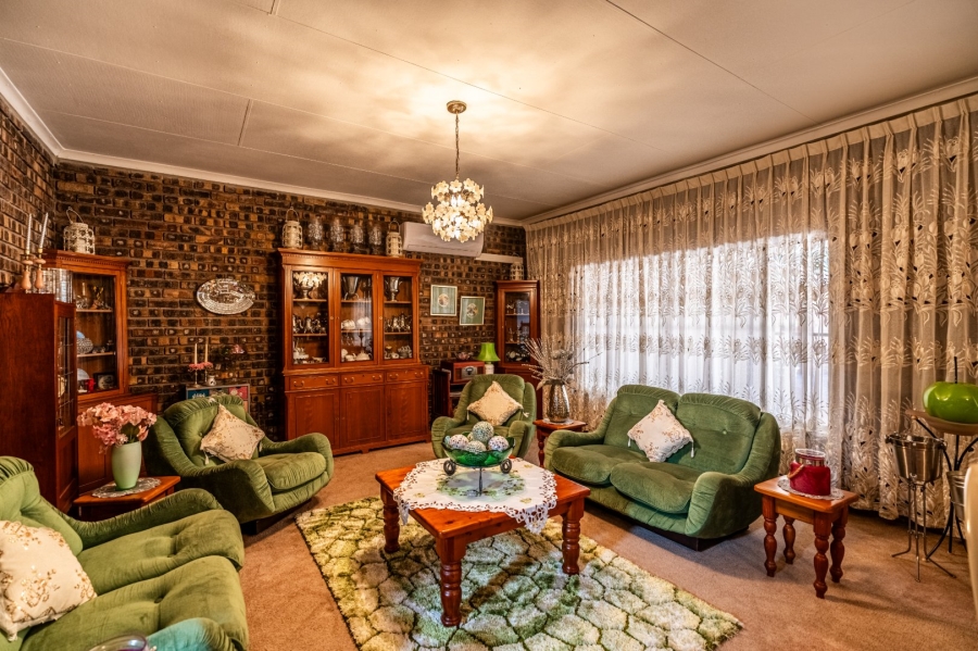 5 Bedroom Property for Sale in Agricultural Holding 475 Gauteng