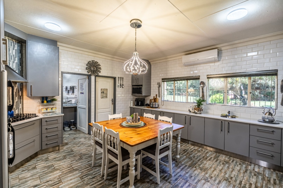 5 Bedroom Property for Sale in Agricultural Holding 475 Gauteng