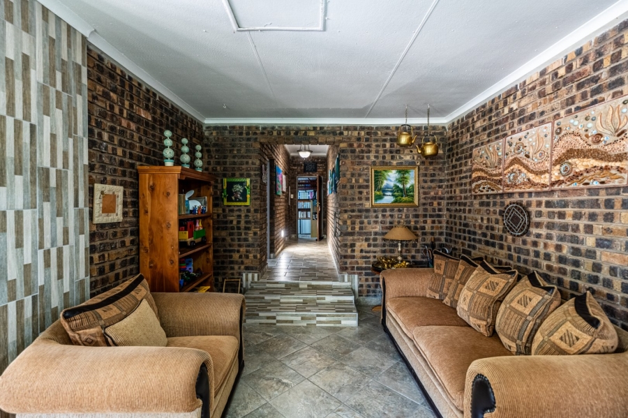 5 Bedroom Property for Sale in Agricultural Holding 475 Gauteng