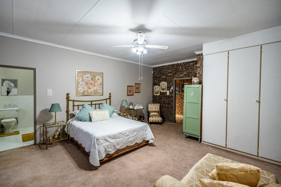 5 Bedroom Property for Sale in Agricultural Holding 475 Gauteng
