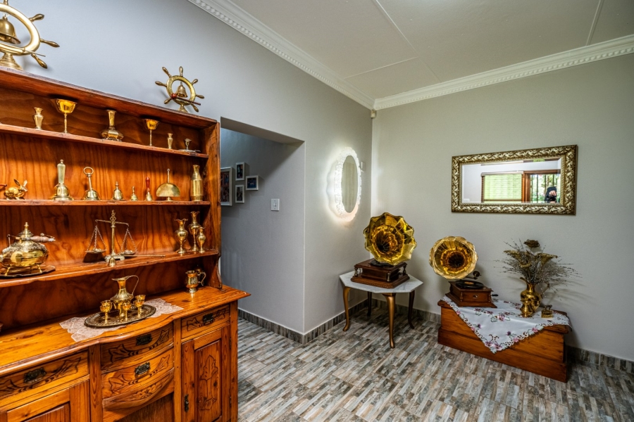 5 Bedroom Property for Sale in Agricultural Holding 475 Gauteng