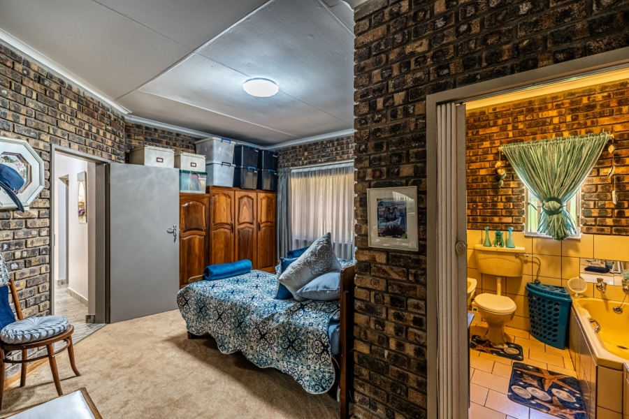 5 Bedroom Property for Sale in Agricultural Holding 475 Gauteng