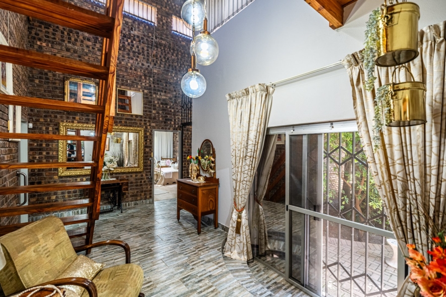 5 Bedroom Property for Sale in Agricultural Holding 475 Gauteng