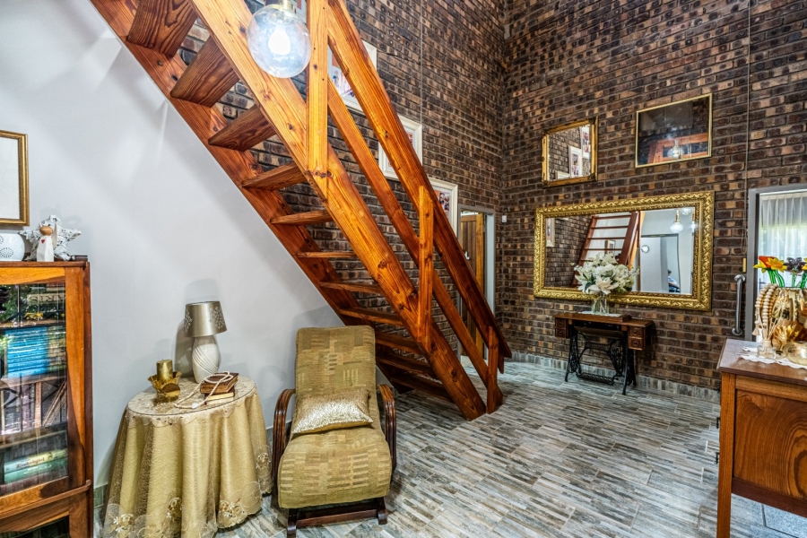 5 Bedroom Property for Sale in Agricultural Holding 475 Gauteng