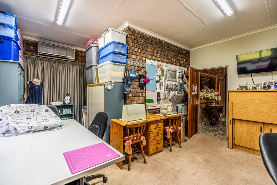 5 Bedroom Property for Sale in Agricultural Holding 475 Gauteng