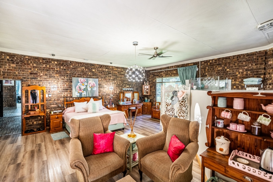 5 Bedroom Property for Sale in Agricultural Holding 475 Gauteng
