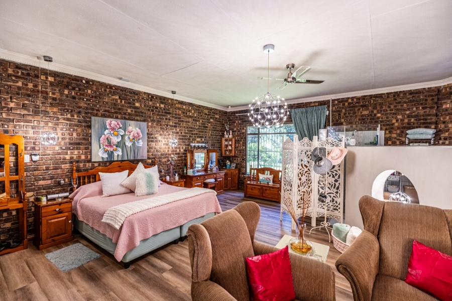 5 Bedroom Property for Sale in Agricultural Holding 475 Gauteng