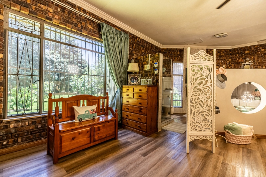 5 Bedroom Property for Sale in Agricultural Holding 475 Gauteng