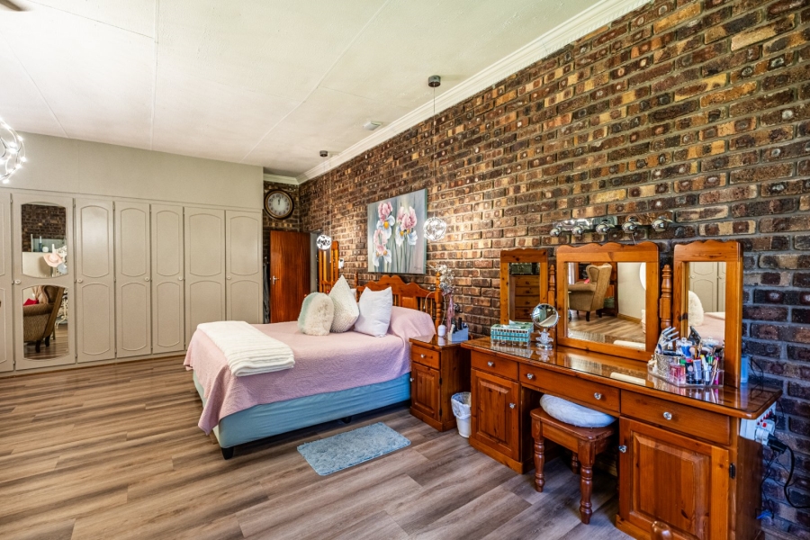 5 Bedroom Property for Sale in Agricultural Holding 475 Gauteng