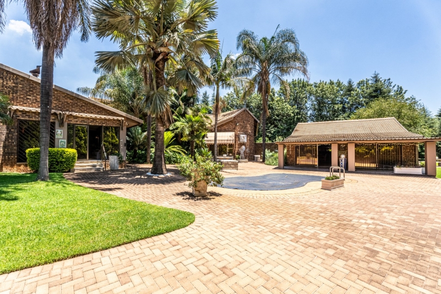 5 Bedroom Property for Sale in Agricultural Holding 475 Gauteng