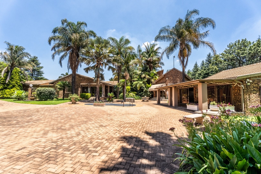 5 Bedroom Property for Sale in Agricultural Holding 475 Gauteng