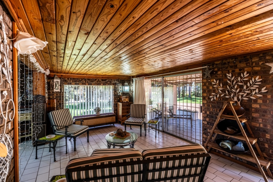 5 Bedroom Property for Sale in Agricultural Holding 475 Gauteng