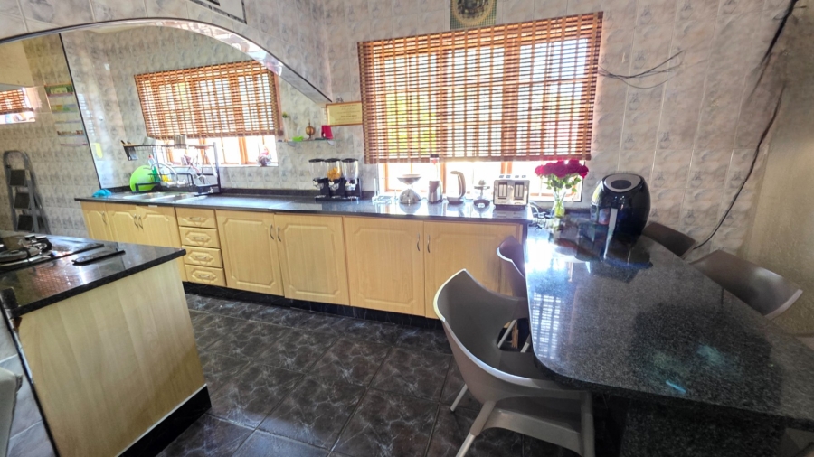 5 Bedroom Property for Sale in Erasmia Gauteng