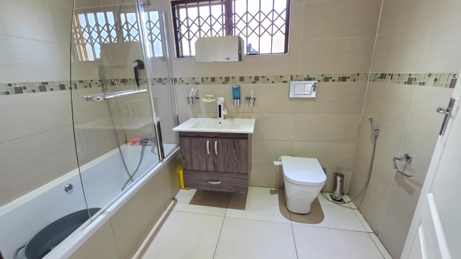 5 Bedroom Property for Sale in Erasmia Gauteng