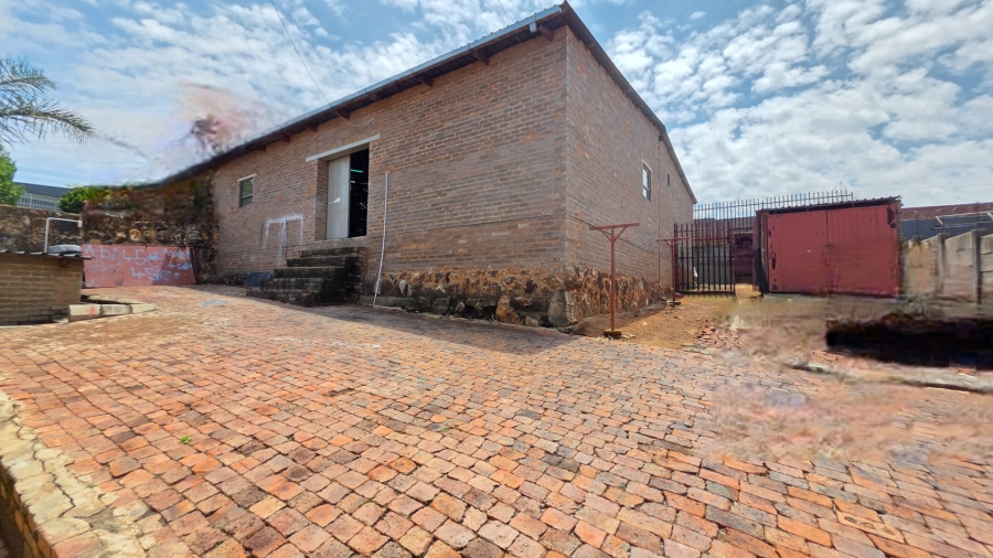 5 Bedroom Property for Sale in Erasmia Gauteng