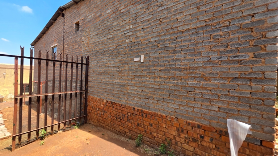 5 Bedroom Property for Sale in Erasmia Gauteng