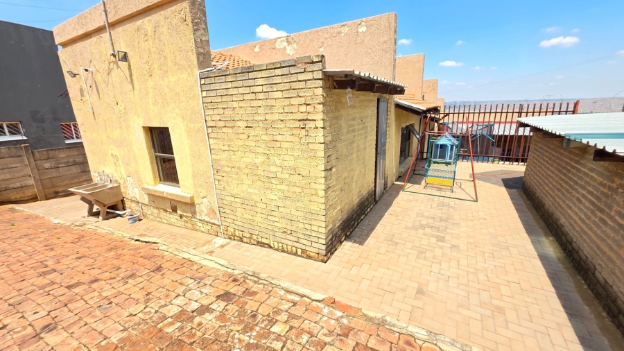 5 Bedroom Property for Sale in Erasmia Gauteng