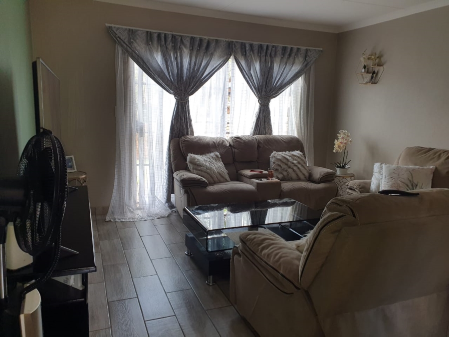 2 Bedroom Property for Sale in Amandasig Gauteng